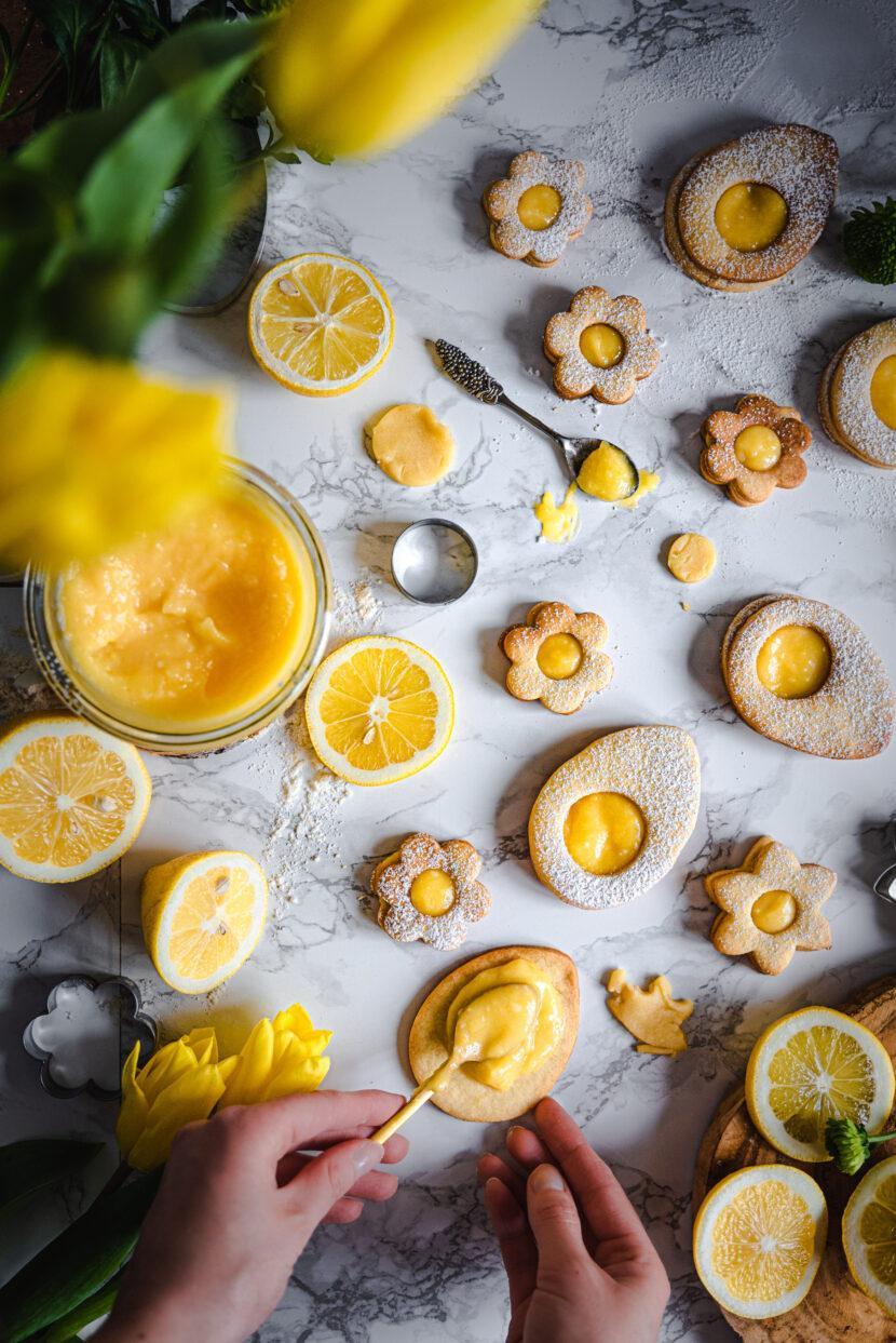 Ciastka z okienkiem lepiej będą wyglądać z góry