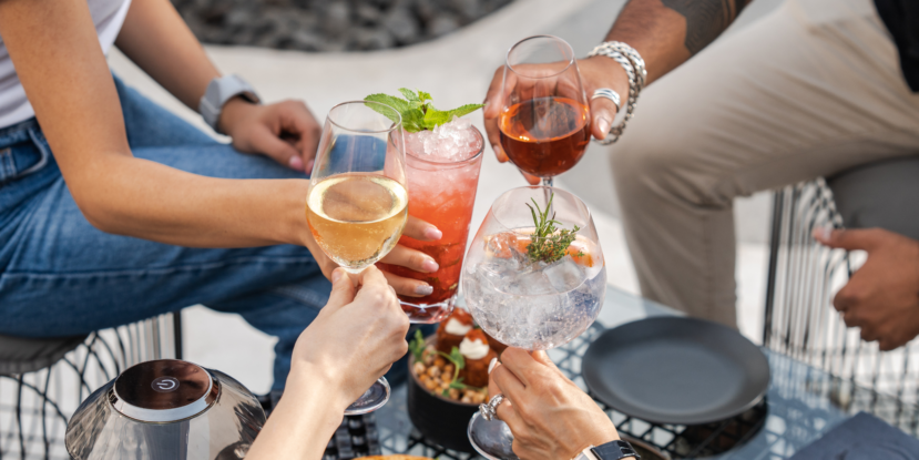 NieWinna przygoda ze smakami świata. Kolorowe drinki i koktajle na bazie wina www - fad