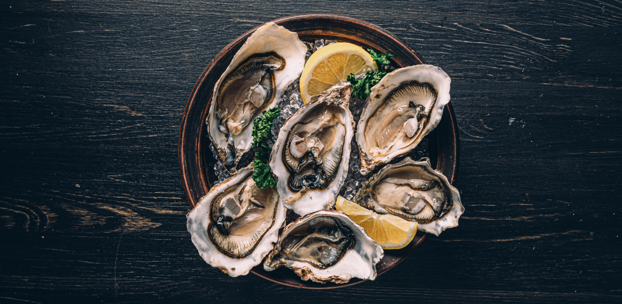 Ostrygi – czym są, jak je&nbsp;jeść i&nbsp;czy&nbsp;warto?