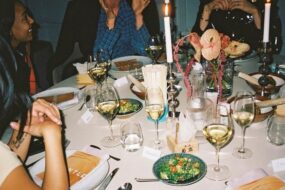 Chwilowy kaprys czy&nbsp;nowa strategia marketingowa – czym są&nbsp;kolacyjne kluby?