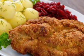 Historia kotleta schabowego: od&nbsp;królewskiego stołu do&nbsp;codziennego obiadu 