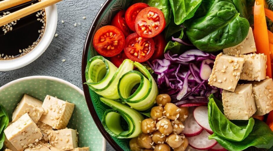 Nowa fala kuchni roślinnej – co&nbsp;jedzą młodzi i&nbsp;kreatywni?