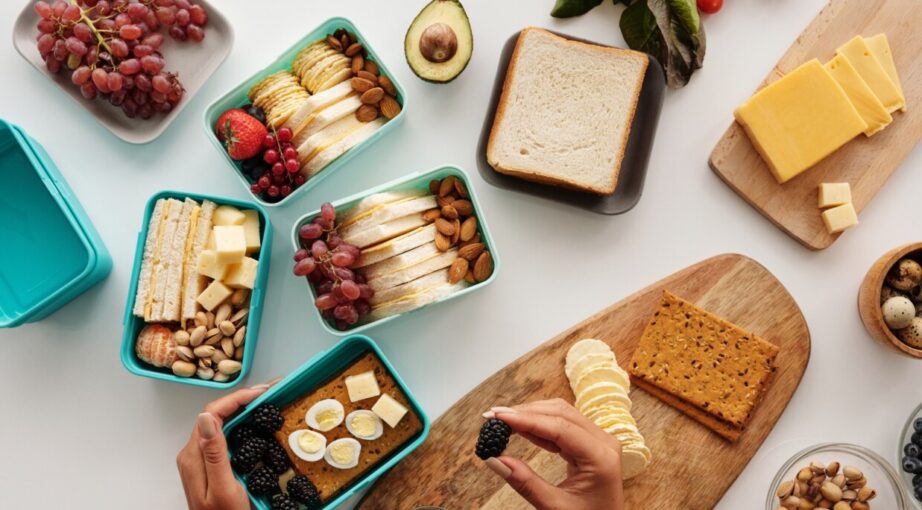 Lunchboxy do&nbsp;pracy i&nbsp;szkoły – pomysły na&nbsp;pyszne i&nbsp;zdrowe zestawy