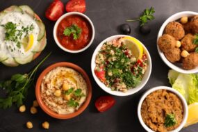 Trendy kulinarne na&nbsp;2026 rok: co&nbsp;będziemy jeść w&nbsp;nowym roku?