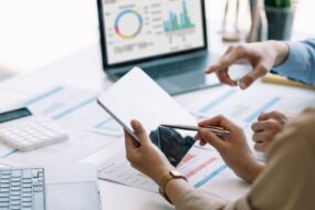 Marketingowy rachunek sumienia: jak przygotować markę na&nbsp;2026 rok? Kompletny poradnik Od&nbsp;kuchni