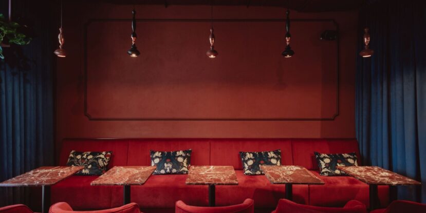 Secesja, parowozy i koktajle. Nowy food hall w historycznej kamienicy, gdzie wnętrza prowadzą w podróż przez epoki i smaki KulinarnaKamienica_By_AlkaMurat_107