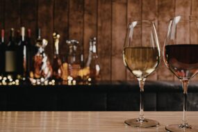 5 wine barów w&nbsp;Warszawie z&nbsp;wyjątkowym wnętrzem