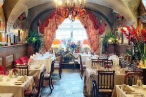 Restauracje w&nbsp;zabytkowych budynkach – 6 miejsc w&nbsp;Polsce, gdzie historia odgrywa kluczową rolę