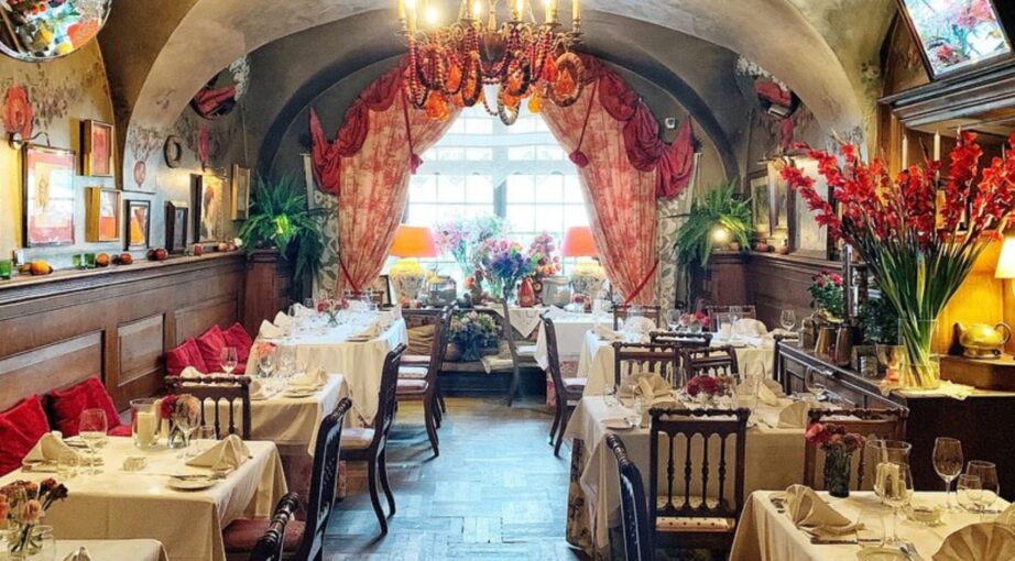 Restauracje w&nbsp;zabytkowych budynkach – 6 miejsc w&nbsp;Polsce, gdzie historia odgrywa kluczową rolę