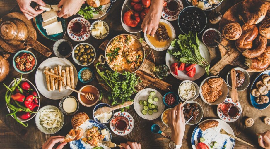 Majówkowy koszyk Polaków. Jak zmienia się struktura zakupów w&nbsp;sezonie grillowym?