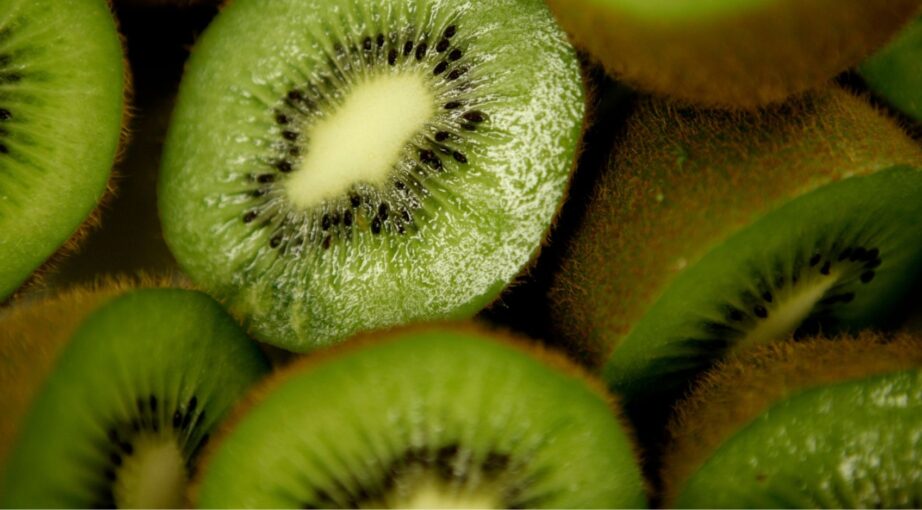 Sok z&nbsp;kiwi ze&nbsp;skórką. Zielony koktajl, który&nbsp;wpisuje się w&nbsp;trend „superfoods”