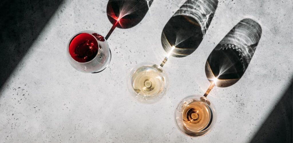 Czym zajmuje się sommelier? Na&nbsp;czym polega jego rola w&nbsp;restauracji?