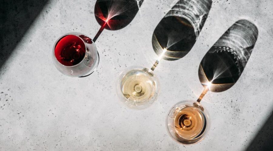 Czym zajmuje się sommelier? Na&nbsp;czym polega jego rola w&nbsp;restauracji?