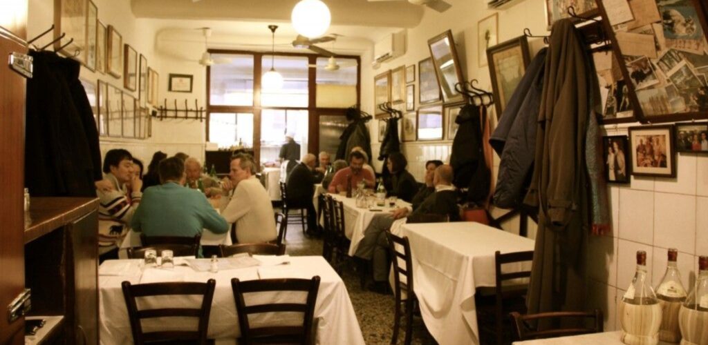 Dlaczego pamiętamy restaurację inaczej, niż naprawdę ją&nbsp;przeżyliśmy? Peak-end rule w&nbsp;gastronomii.