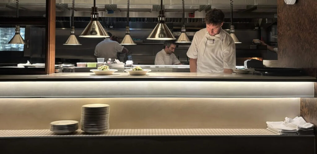 Problemy z&nbsp;wypłatami w&nbsp;gastronomii. Sprawa MOD wywołała dyskusję o&nbsp;warunkach pracy